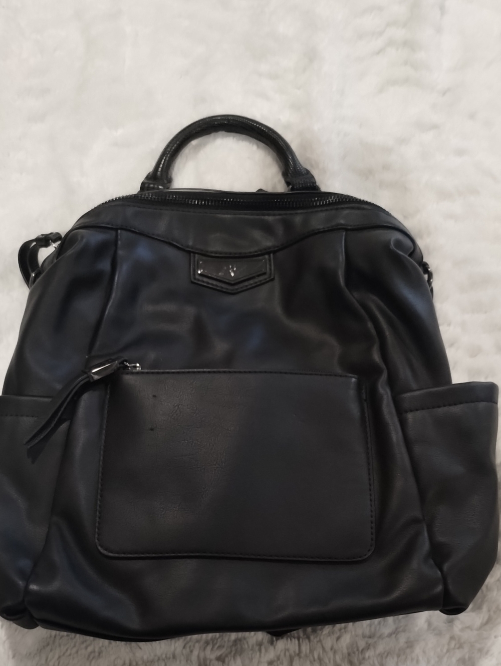 Vera Wang Black Faux Leather Backpack With Adjustable Straps.     (214)